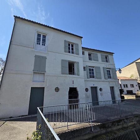 Quai 3 Loft Moderne Et Lumineux Les Pieds Dans L'Eau Apartment Jarnac Exterior photo