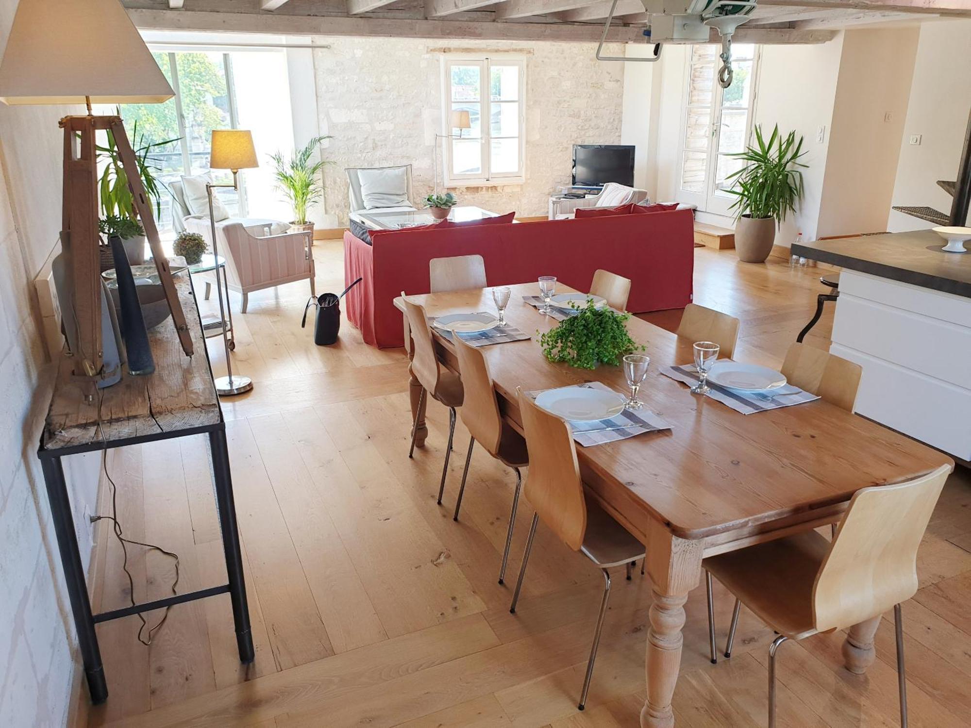Quai 3 Loft Moderne Et Lumineux Les Pieds Dans L'Eau Apartment Jarnac Exterior photo
