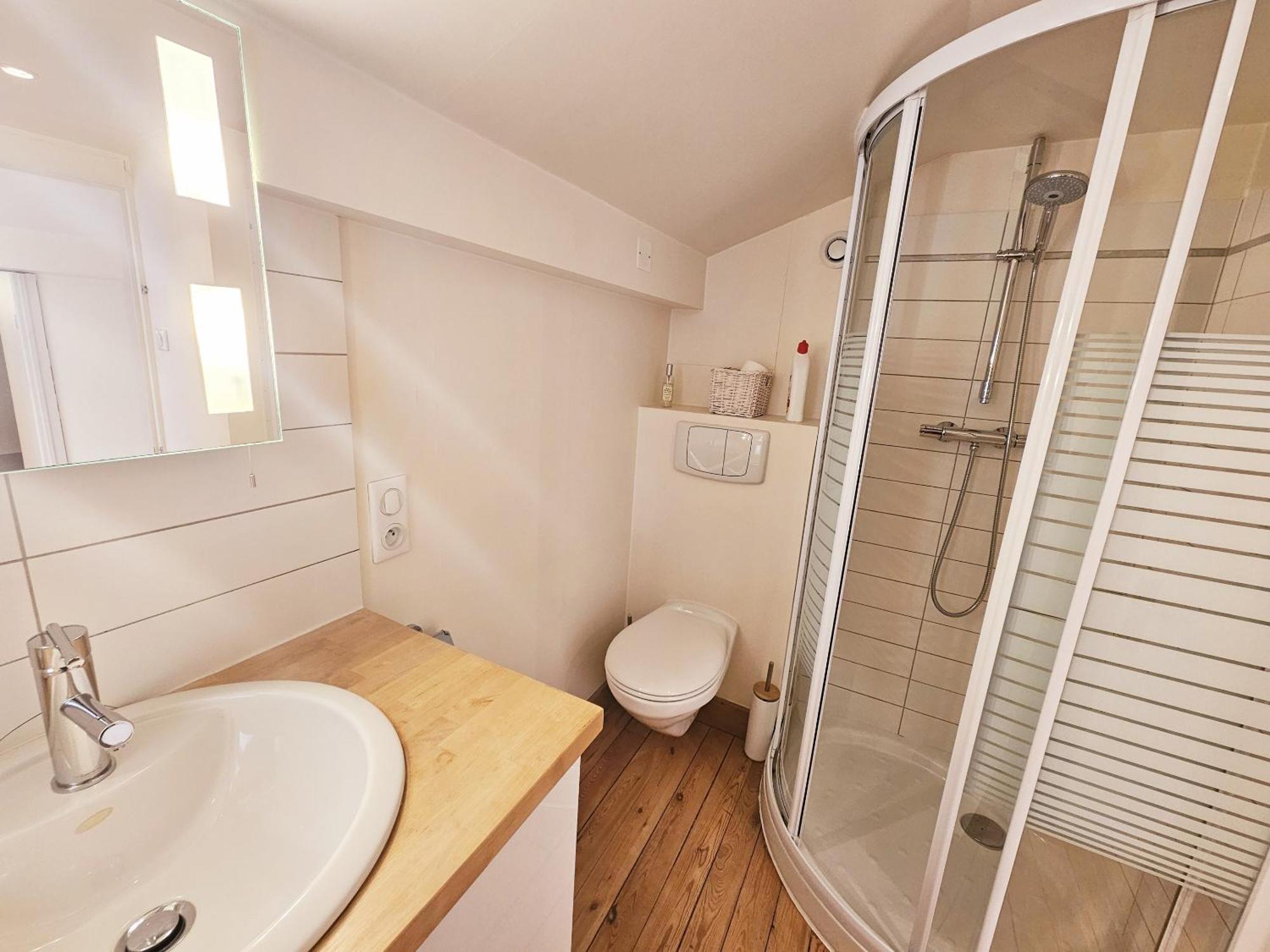 Quai 3 Loft Moderne Et Lumineux Les Pieds Dans L'Eau Apartment Jarnac Exterior photo